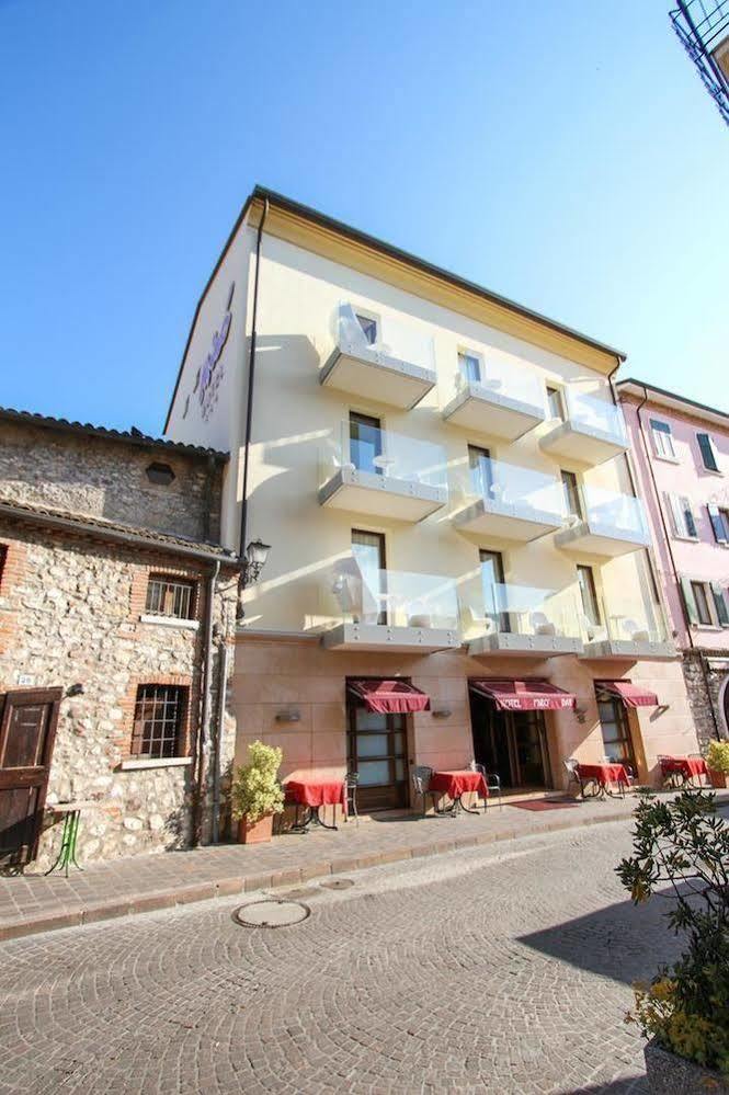 Miro' Hotel