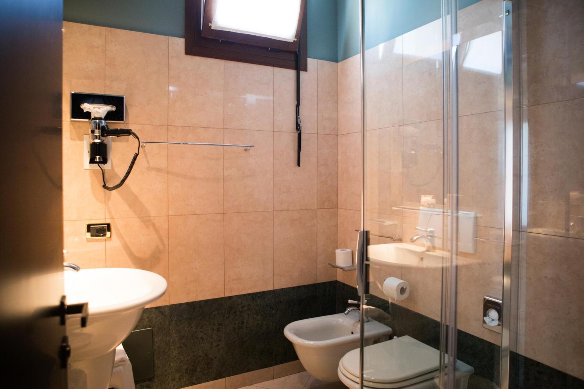 Miro' Hotel 3*